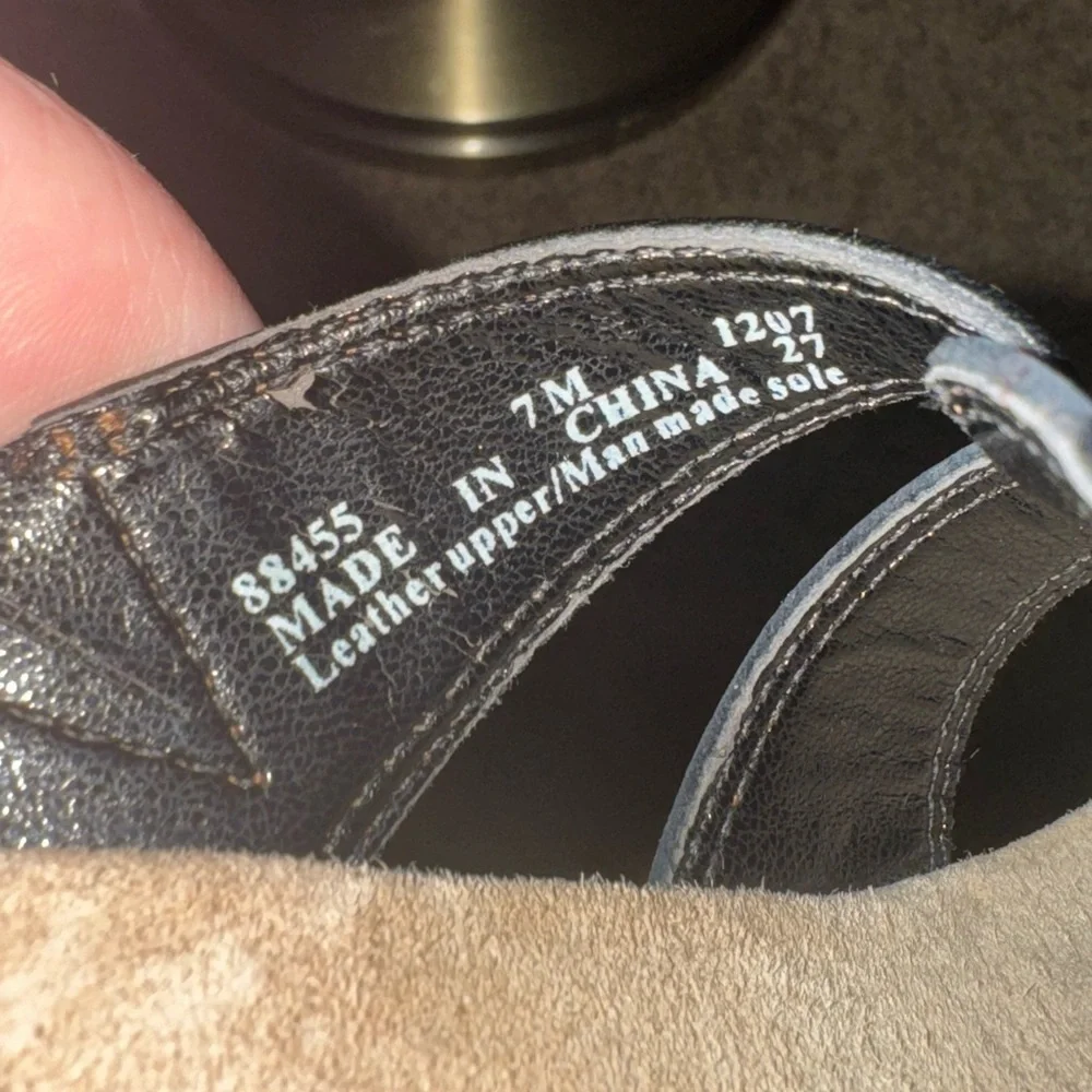 Clarks Black Leather Comfort Slide Sandals Women’s Size 7M beach shoes